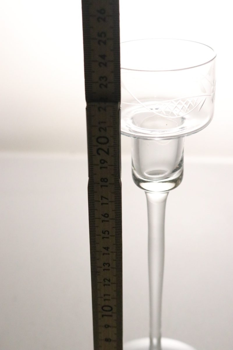 Ljusstake i glas med lång stjälk