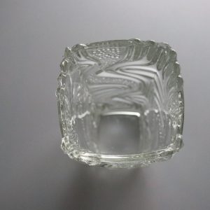 Texturerad Glasvas – 17 cm Hög, Skulptural Design