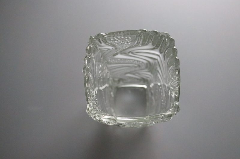 Texturerad Glasvas – 17 cm Hög, Skulptural Design