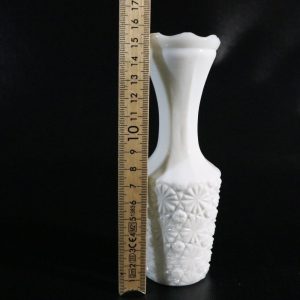 Exklusiv Vintage Mjölkglasvas – Unik Design och Tidlös Elegans