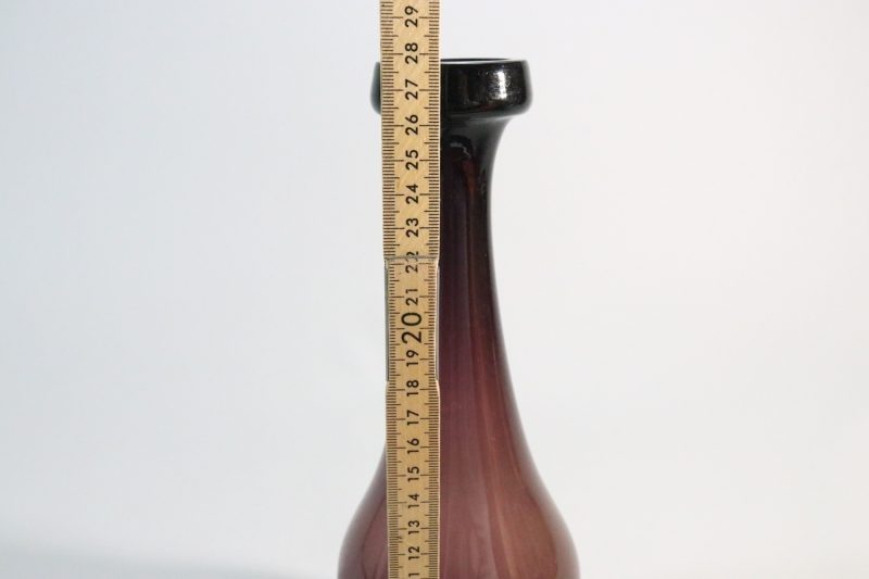 Glasvas i lila, 27cm hög