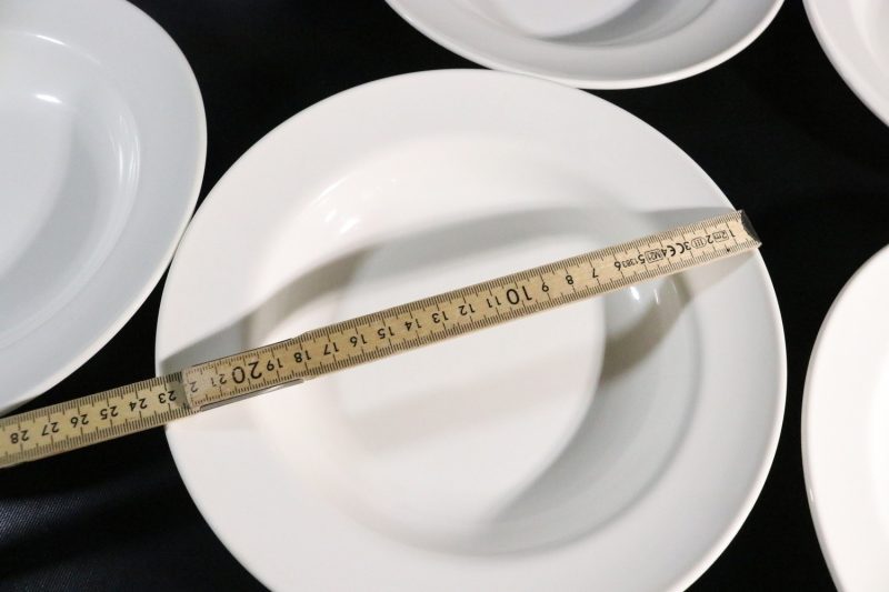 Set med 6 Gustavsberg-tallrikar i plast – Praktisk Svensk Design