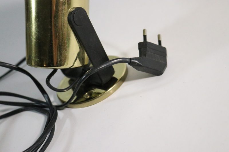 Vintage spotlight-lampa i mässing – Stilfull och iögonfallande retrodesign