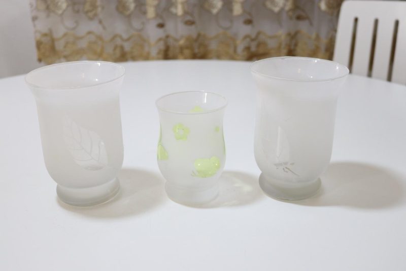 3st ljuslyktor i glas med lövdekor