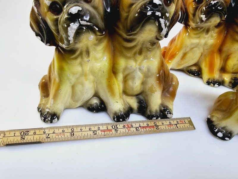 Charmiga Hundfigurer i Keramik – Set om Tre Dubbla Hundar