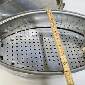 Elegant rostfri ugnsgryta med perforerad insats - 42 cm