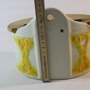 Äldre mjölskäppa Gustavsberg. Längd 19,5 cm. Höjd 11 cm (inkl. lock).