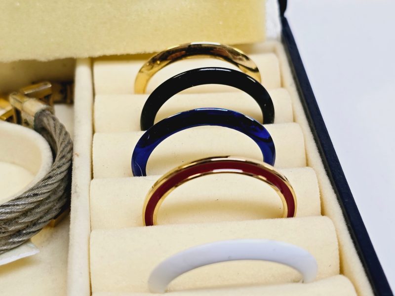 Elegant armbandsur från Jean Jacques – klassisk design med utbytbara ramar