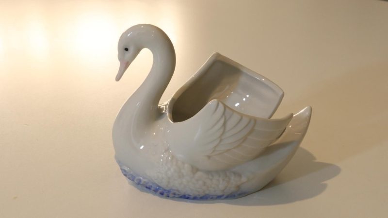 Svan figurin, skål, GDR