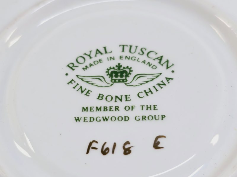Royal Tuscan Wedgwood-kaffeservis i finaste benporslin – komplett och elegant
