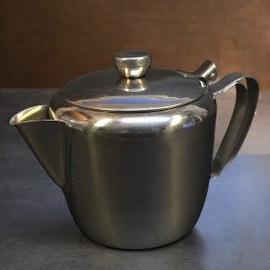Elegant tekanne i rostfritt stål – tidlös design för ditt hem