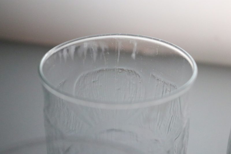 Set om 4 Glas med Struktur – Eleganta och Unika