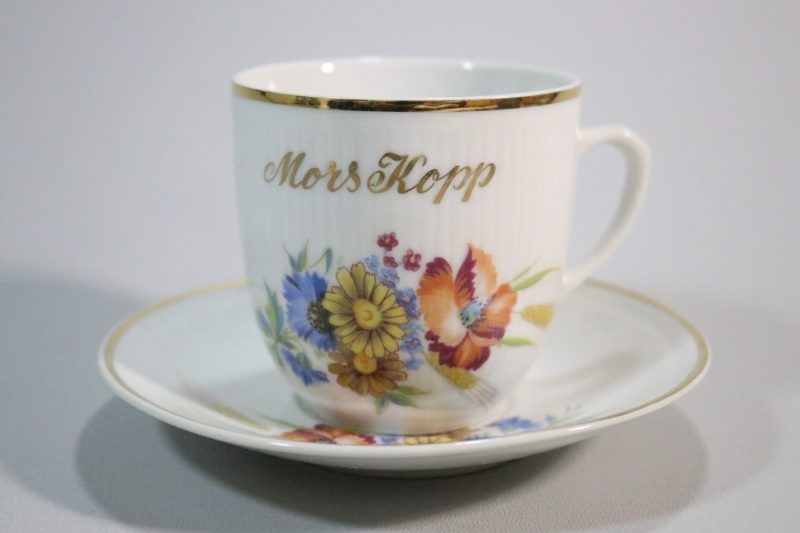 Kopp med fat, Mors kopp - Blomdekor