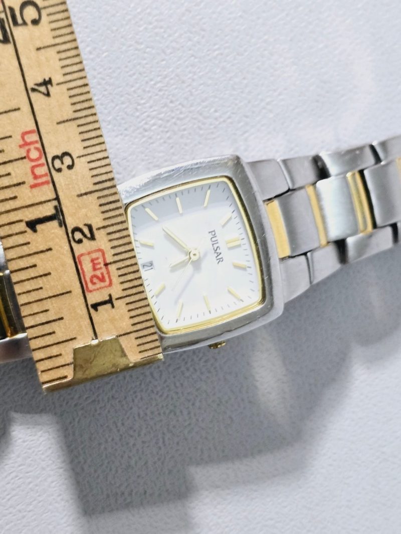 PULSAR WATER RESISTANT ST. STEEL VX82-X320 MOVEMENT JAPAN 580072
