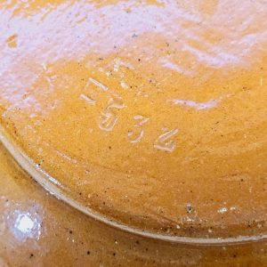 Lergodsfat från Svensk Lerkonst – Handmålat med Fågelmotiv, Ø 26 cm