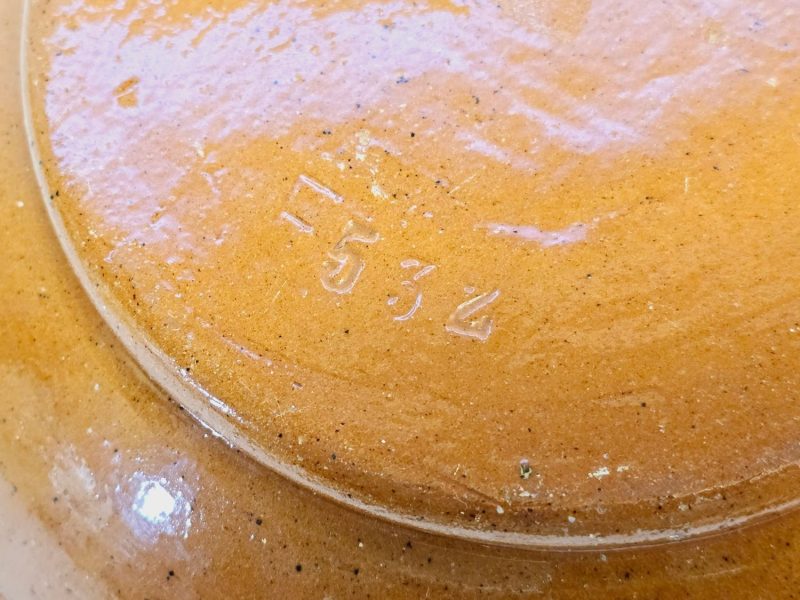 Lergodsfat från Svensk Lerkonst – Handmålat med Fågelmotiv, Ø 26 cm