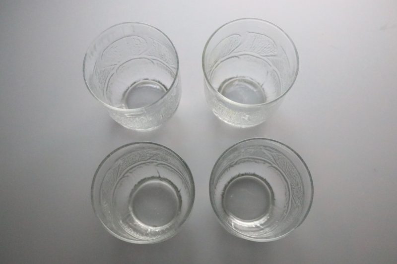 Set om 4 Glas med Struktur – Eleganta och Unika