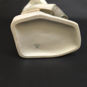 Elegant Porslinsfigur – Bagare i Arbete