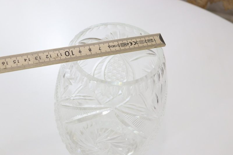 Kristallvas troligen skuren dekor- 23cm