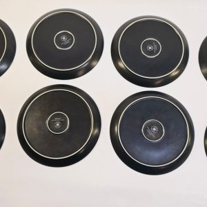 Höganäs stengodstallrikar av M-L Hellgren – Tidlös svensk design, 26 cm