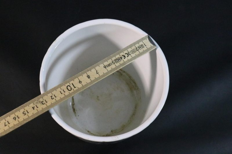 Vit glaserad kruka/blomkruka/ytterfoder, Enso - 13cm