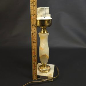Elegant Bordslampa i Onyx från Zimmermann – Tidlös Design