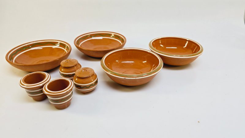 Charmigt serveringsset från Klippan Keramik – Komplett retrodesign