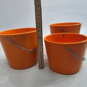 Lys upp ditt utrymme med våra färgglada krukor - Perfekta för alla växter!