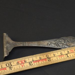 Vintage Barnbestick i nysilver med unikt fotbollsmotiv