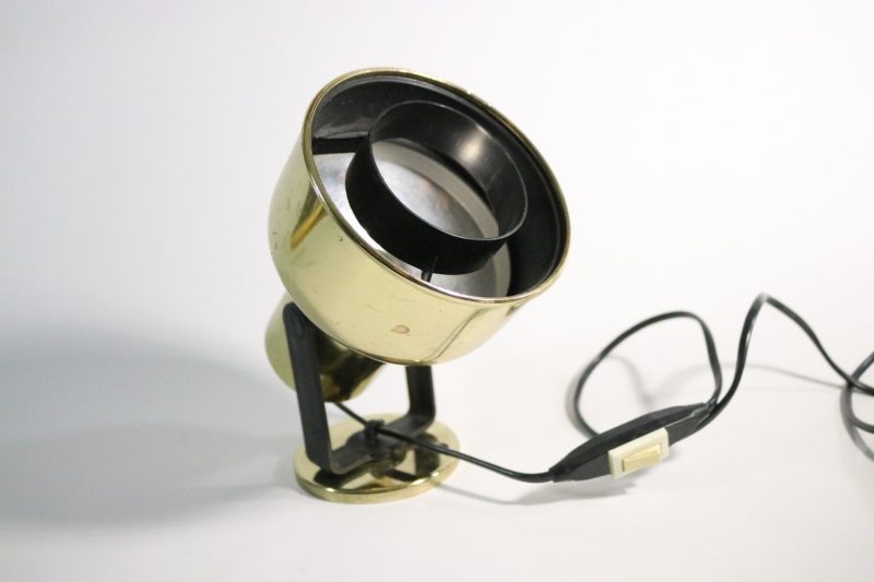 Vintage spotlight-lampa i mässing – Stilfull och iögonfallande retrodesign