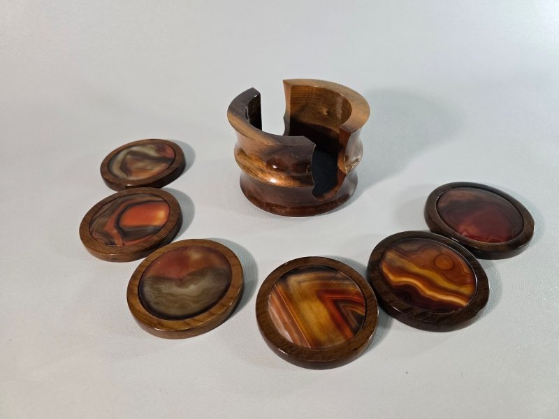 Coasters, trä och agat