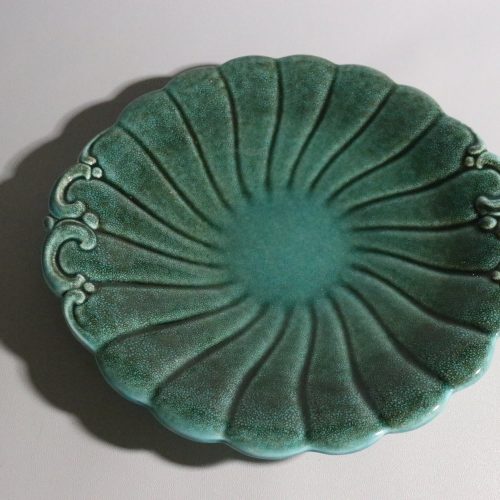 Elegant Grön Keramiktallrik – Vintage Känsla