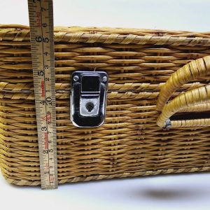 Charmig Vintage Korgväska med Rutig Inredning - 30x40x16 cm