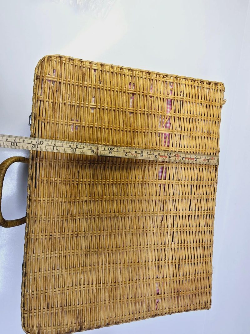 Charmig Vintage Korgväska med Rutig Inredning - 30x40x16 cm