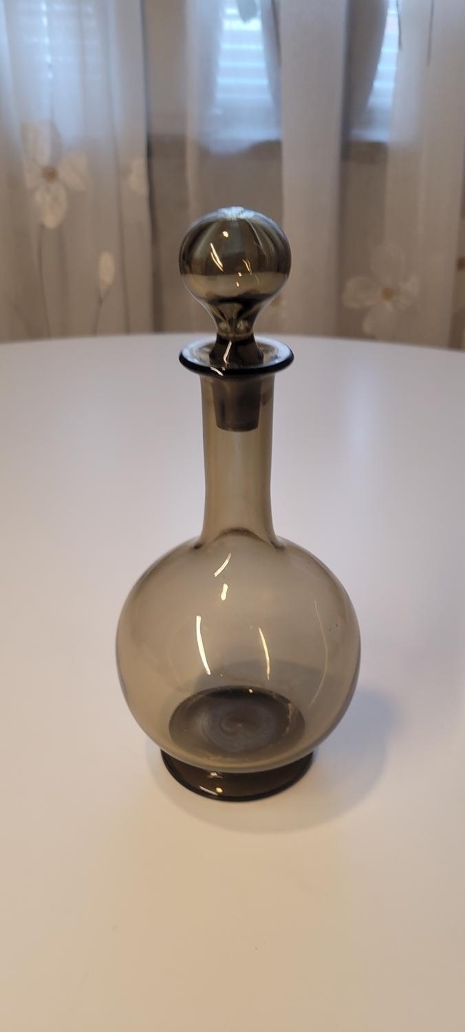 Grå karaff 22cm