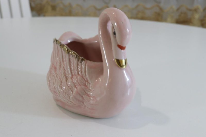 Rosa svan/svanskål med gulddekor