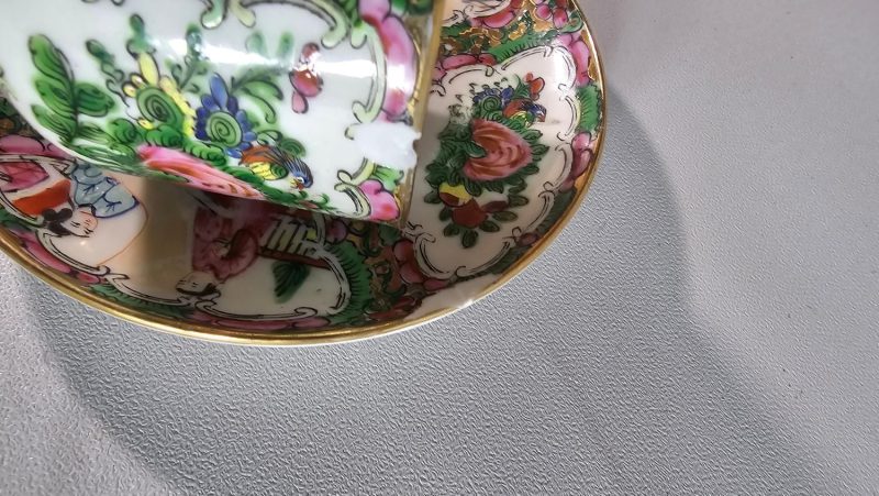 KAFFEKOPP MED FAT, Kina, Kanton Famille rose - skadad