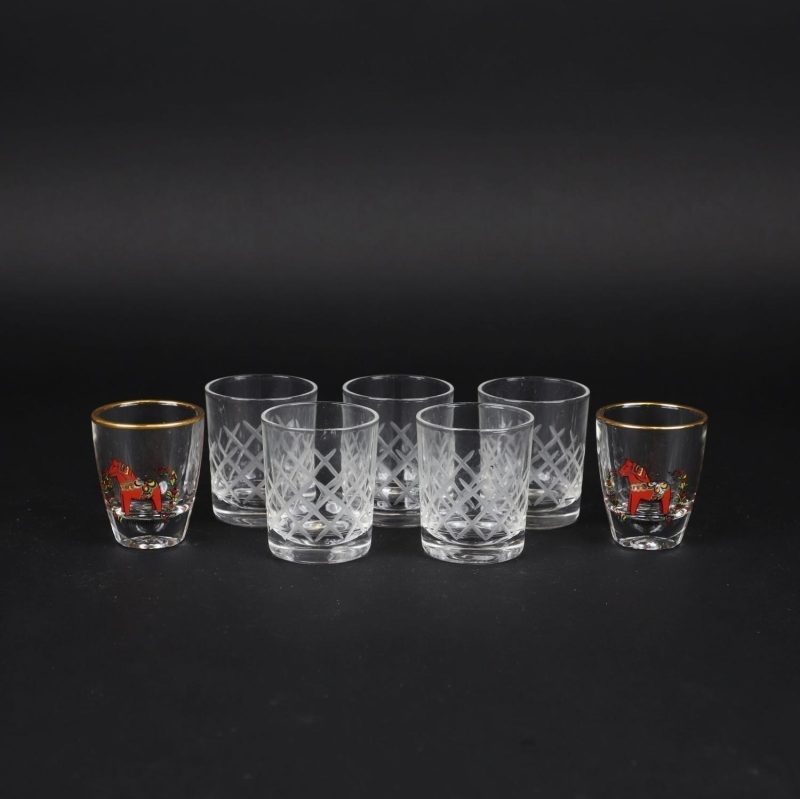 6st glas bl.a dalahästar