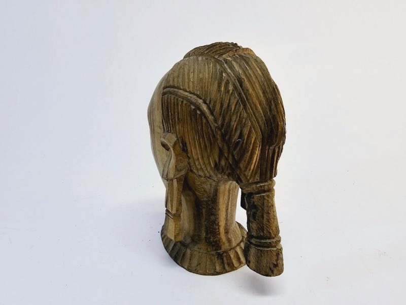 Unik Handsnidad Skulptur – Ett Must-Have för Konstälskare