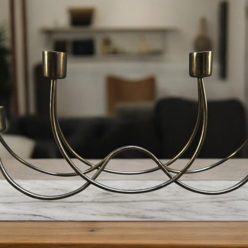 Elegant ljusstake i mässing med modern desi