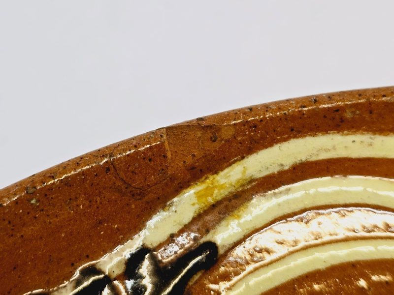 Lergodsfat från Svensk Lerkonst – Handmålat med Fågelmotiv, Ø 26 cm