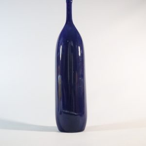 Vas, koboltblå flaskformad med smal hals, keramik, Sweden handmade