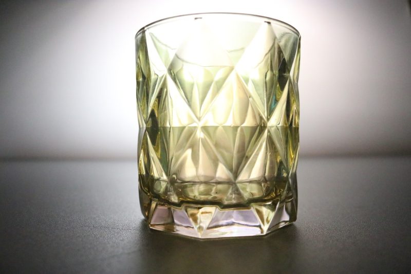 Elegant Glas med Kristalliknande Mönster – Perfekt för Samlingen