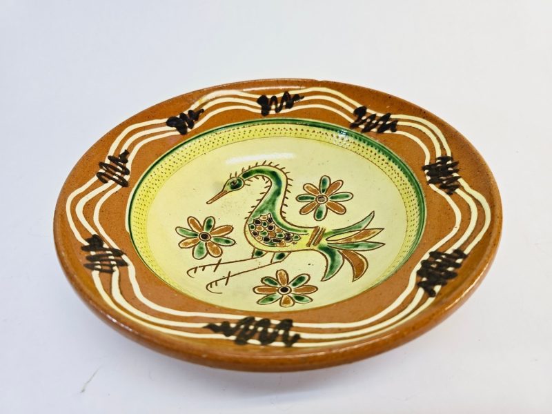 Lergodsfat från Svensk Lerkonst – Handmålat med Fågelmotiv, Ø 26 cm