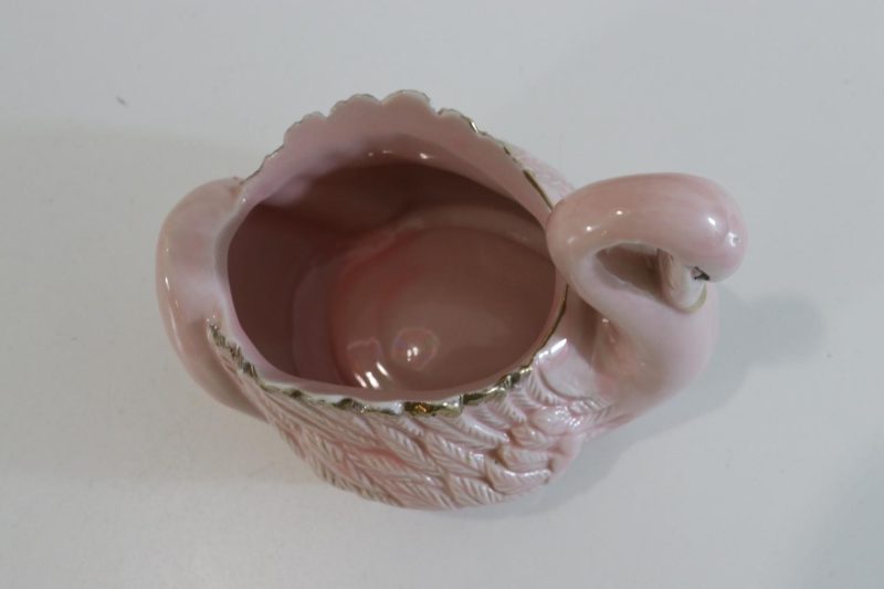 Rosa svan/svanskål med gulddekor