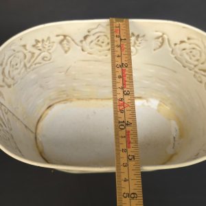 Charmig lantlig förvaringskorg i vintagestil