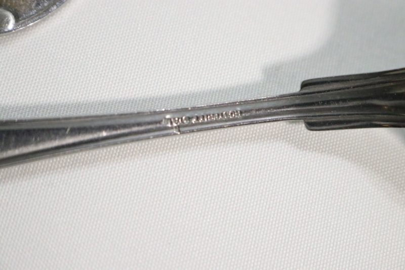 Elegant Set of 8 Vintage Stainless Steel skedar