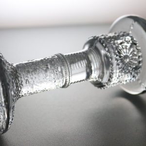LJUSSTAKE "DAISY" ROLF SINNEMARK FÖR KOSTA BODA GLASBRUK