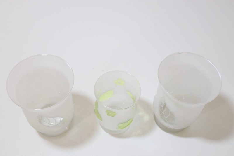 3st ljuslyktor i glas med lövdekor