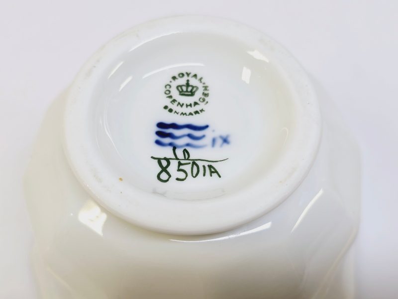 Kunglig Dansk Blåmålad Kopp – Royal Copenhagen 850/1A